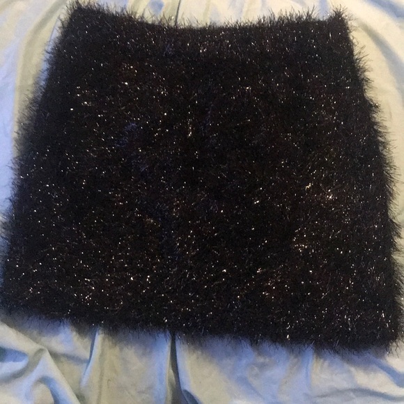 Skirt- never worn - Picture 2 of 4